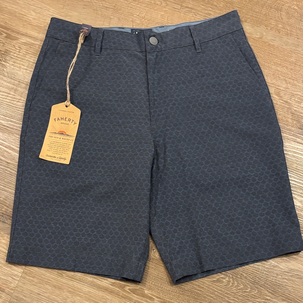 NWT - Faherty Men's Dark Blue Geometric Shorts